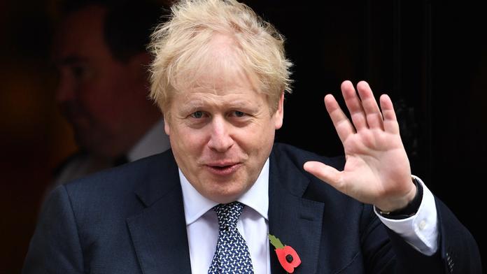 Britský premiér Boris Johnson je na jednotce intenzivní péče. Vláda od úterý zmírňuje opatření