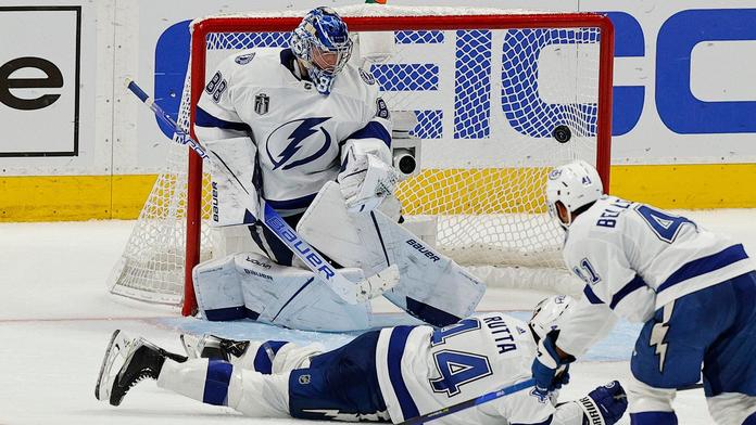 Debakl Tampy se zapíše do historie. Jaké jsou nejhorší porážky ve finále NHL?