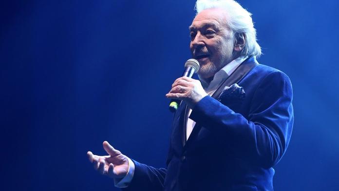 Mimořádné vysílání Televizních novin: Speciál o úmrtí Karla Gotta