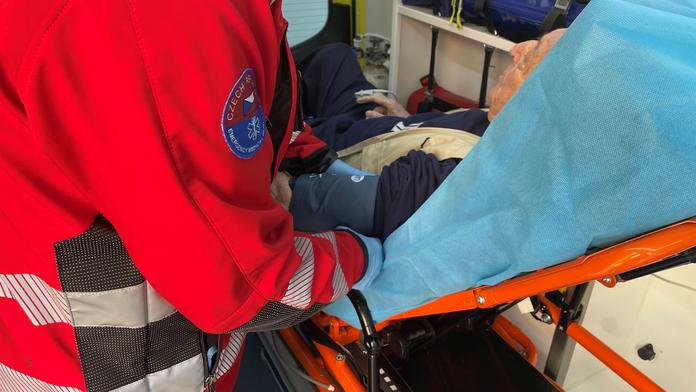 Vážný incident na Karvinsku: Muže zavalilo dvoutunové těleso