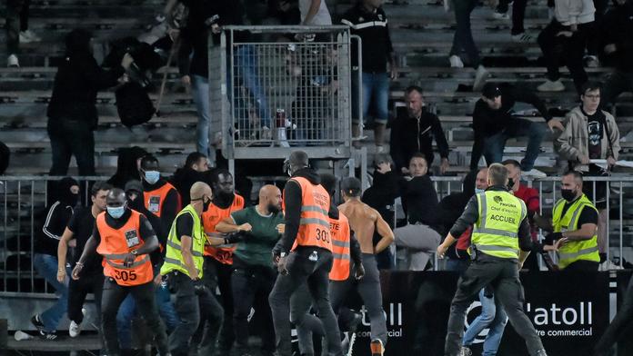 V Ligue 1 padaly tresty za výtržnosti. Třem klubům hrozí ztráta bodů