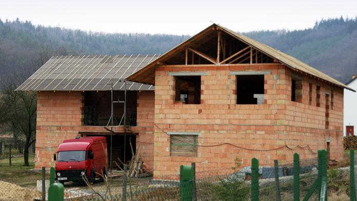 Cihly i práce dělníků stojí víc. Stavby budou dražší, varují experti
