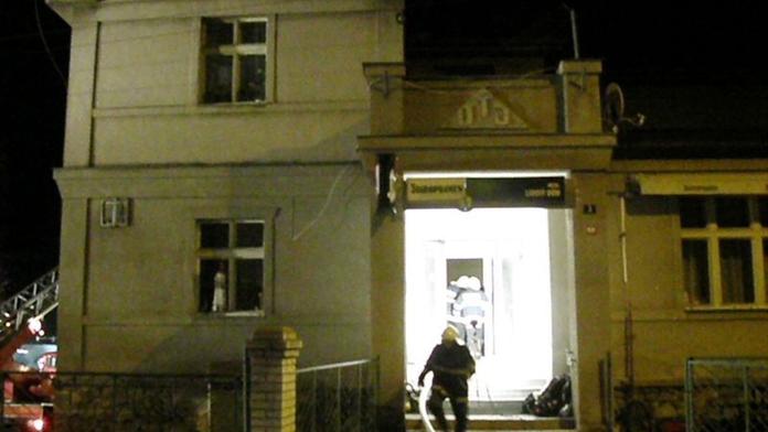 V Řevnicích evakuovali kvůli požáru hotelu desítky lidí