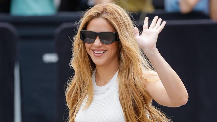 Shakira a Hamilton zase spolu. Zpěvačka hvězdě F1 fandila při Velké ceně Británie