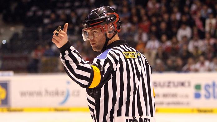 Hokejový sudí Jeřábek se jako první Čech zúčastní kempu NHL