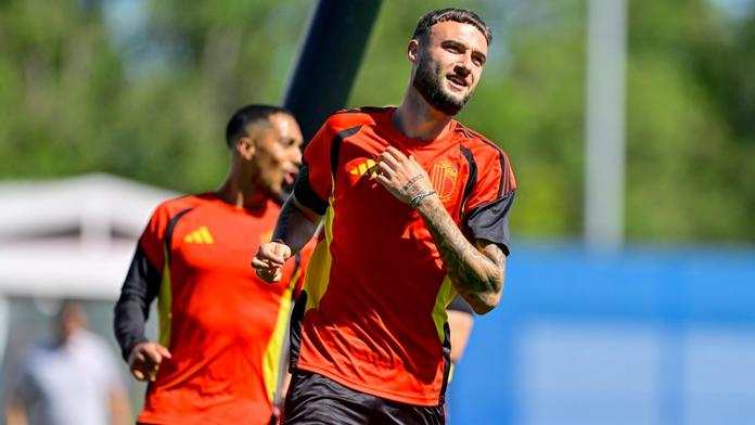 Šok pro Belgii před čtvrtfinále: Zraněný obránce se stal obětí velkého sporu
