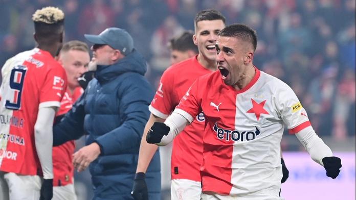 Slavia ovládla šlágr s Plzní a udržela první místo. Sparta je už druhá