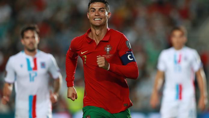 Fantastický Ronaldo sestřelil hattrickem Lucembursko, Anglie pouze remizovala