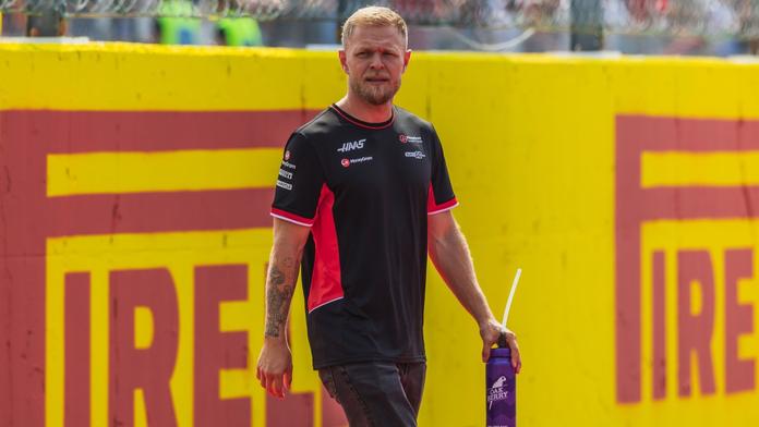 Magnussen nasbíral už 12 trestných bodů. V dalším závodě nesmí startovat