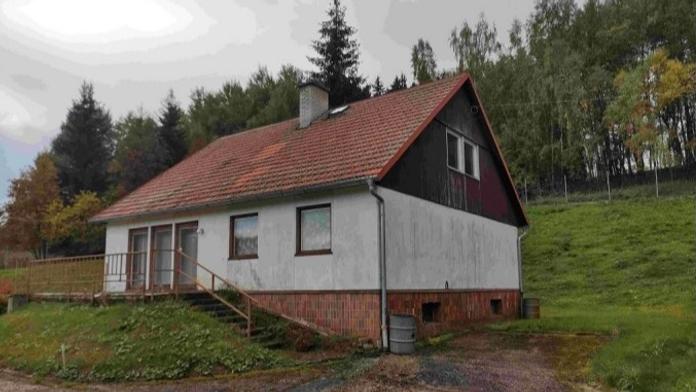 Nakupte domy, pozemky, auta i traktor levně. Stát se opět zbavuje majetku