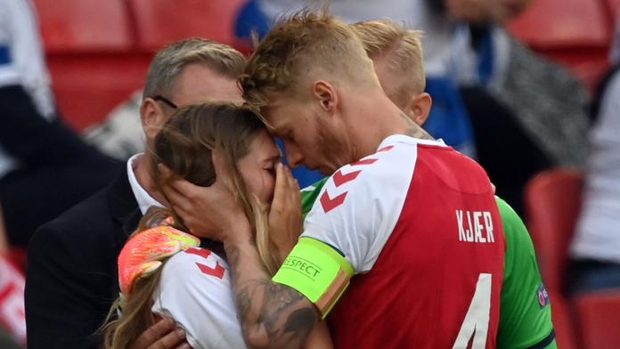 Eriksenův zachránce: Nejprve zavolal pomoc, pak uklidňoval přítelkyni