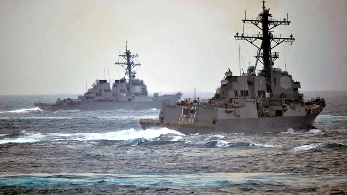 Nápětí mezi Íránem a USA roste! Na moři došlo na varovné výstřely