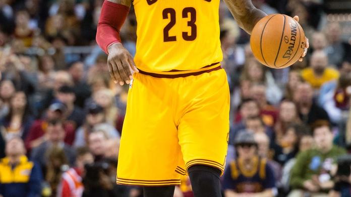 LeBron James zase zpátky! Pomohl k výhře nad Milwaukee