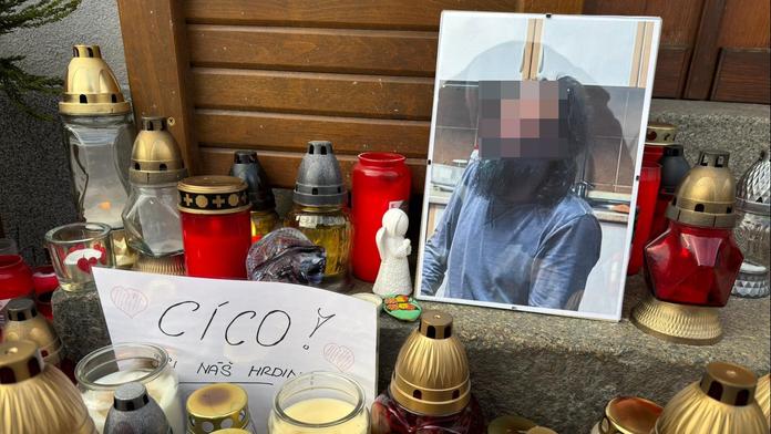 Lidé v Chřibské se loučí se svým hrdinou. Postavil se střelci a zaplatil životem