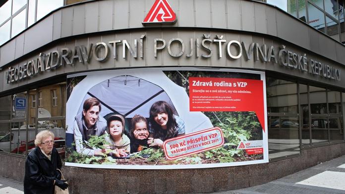 Pomoc nebo otrava? VZP začne oslovovat dlužníky přímo