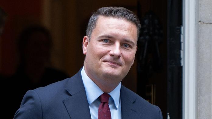 Británie očekává útok. Ministr obrany určil termín, dokdy musí být připravena na válku