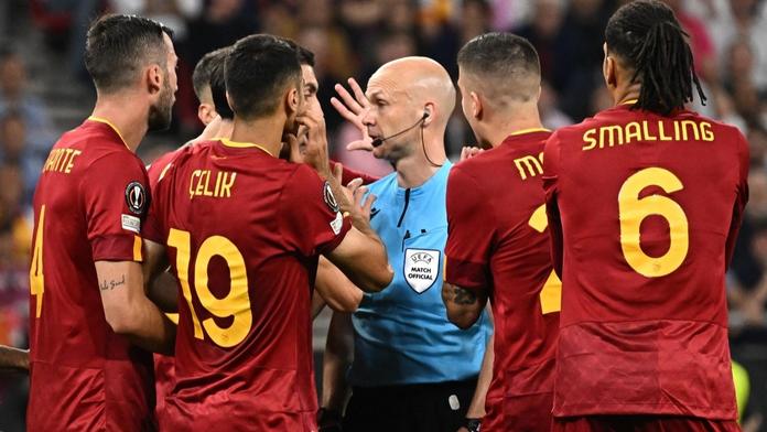 Sudí Marciniak finále Ligy mistrů pískat bude, UEFA mu odpustila
