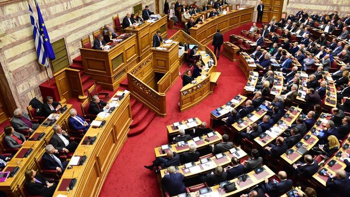 Makedonie se bude jmenovat jinak! Řecko schválilo dohodu