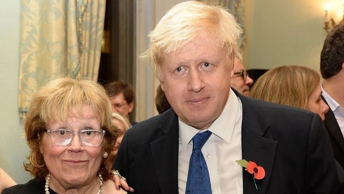 Odešla náhle a pokojně. Britskému premiérovi zemřela matka
