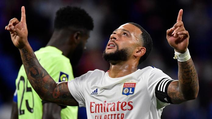Lyon rozstřílel Dijon. Depay zařídil všechny čtyři branky