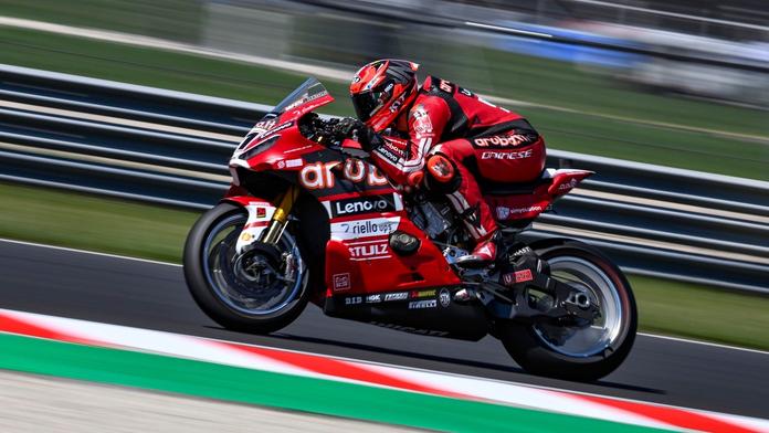 Bulega i nadále kraluje. V Mostě vyhrál všechny tři závody, celkově už 19. v řadě