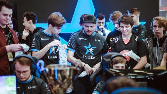 Peníze v esportu: covid zhoršil výdělky i hráčům her