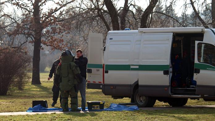 Lidé našli v potoce šestnáct protitankových min
