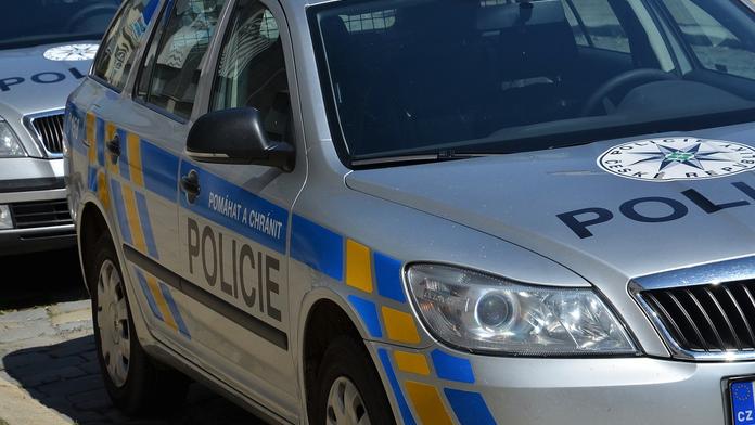 Tragédie na Kolínsku: Muž při couvání přejel vlastního syna (†2)