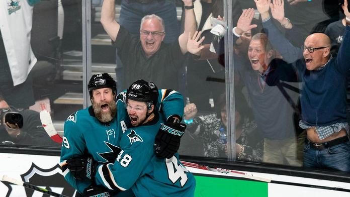 Hertl v prodloužení zachránil San Jose, Pastrňák táhl Boston