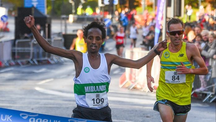 Místo 10 km omylem zaběhl půlmaraton. Vyhrál, ale v cíli čekalo zklamání