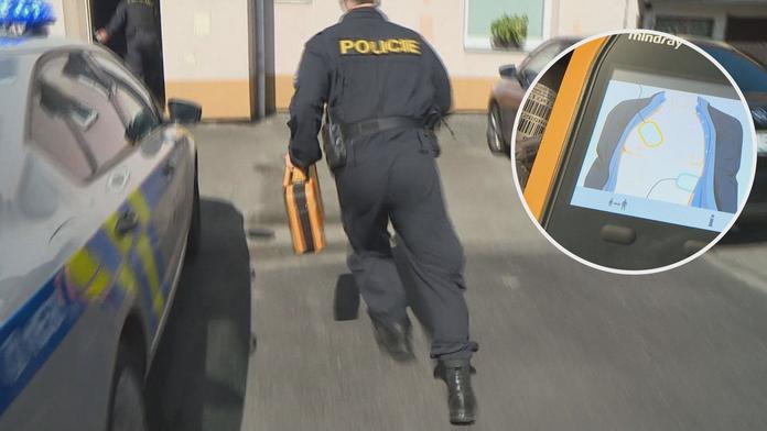 Prodejce ryb dostal při práci infarkt. Zachránila ho rychlá akce policistů