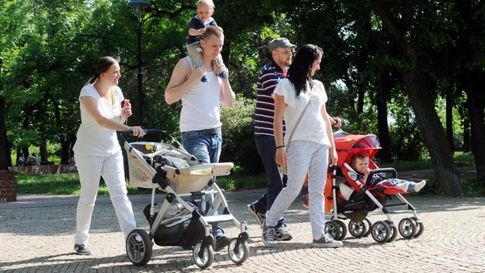 Je nás zase méně! Statistiky tentokrát nezachránili ani cizinci. PŘEHLED PO KRAJÍCH