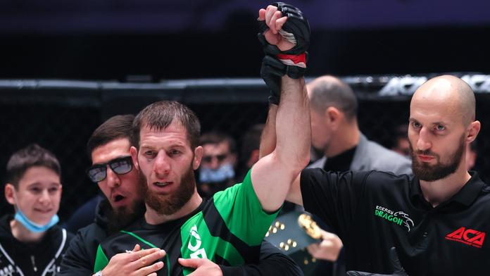 Učinil jsem špatná rozhodnutí. Rozhodčí v KSW přiznal veřejně chybu, zápas byl anulován
