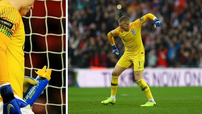 Pickford vychytal Chorvaty s tahákem! Co si napsal na lahev?