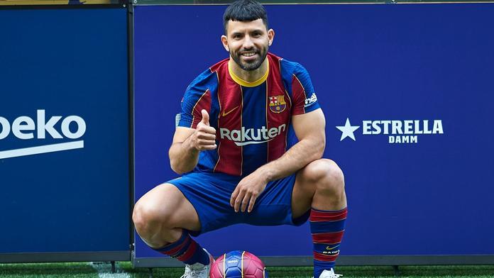 Další pohroma pro Barcelonu, hvězdná posila Agüero je zraněná