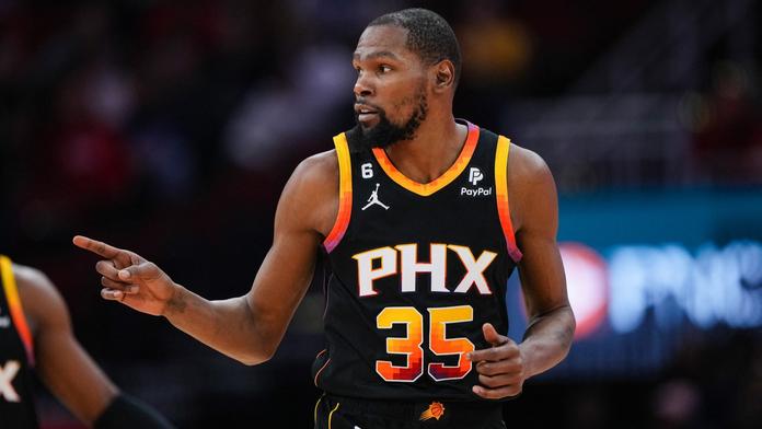 Kevin Durant v dresu Phoenix Suns