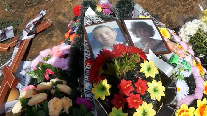 Velká tragédie na Ukrajině. Děti se udusily v truhle. Měly si hrát na schovku