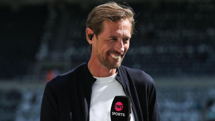 Fotbalista Crouch terčem vtípků. Uniklo video, na kterém hraje golf