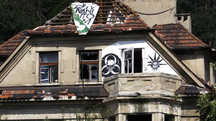 V pražském squatu Milada našli pobodaného muže