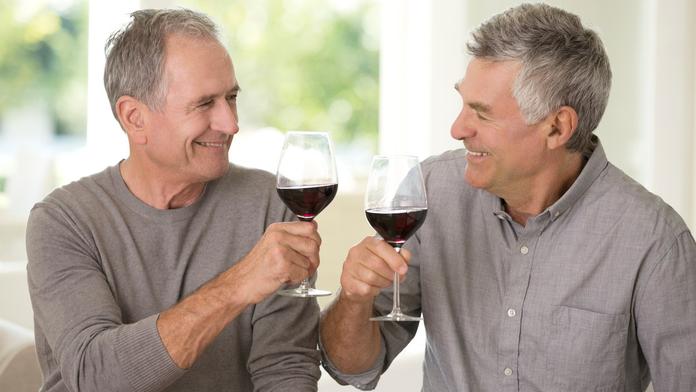 Vědci: Alkohol při nemocích srdce prospívá. Pozor ale, kolik ho vypijete