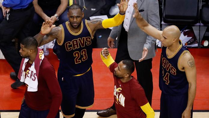 LeBron znovu ve finále! Cleveland ukončil sérii s Torontem