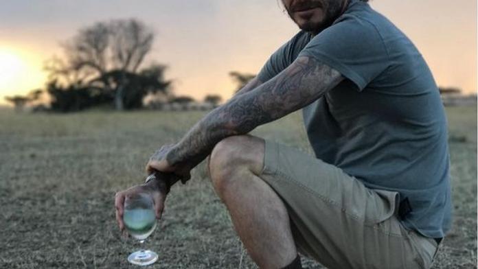 David Beckham dal své dceři pusu na rty a internet se bouří! FOTO