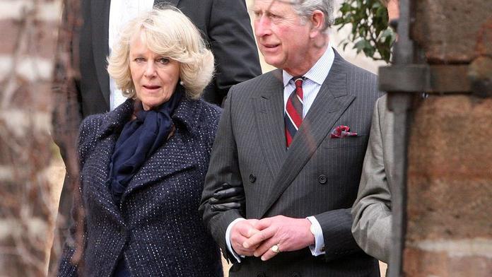 Princ Charles a Camilla vyráží na operu Don Giovanni