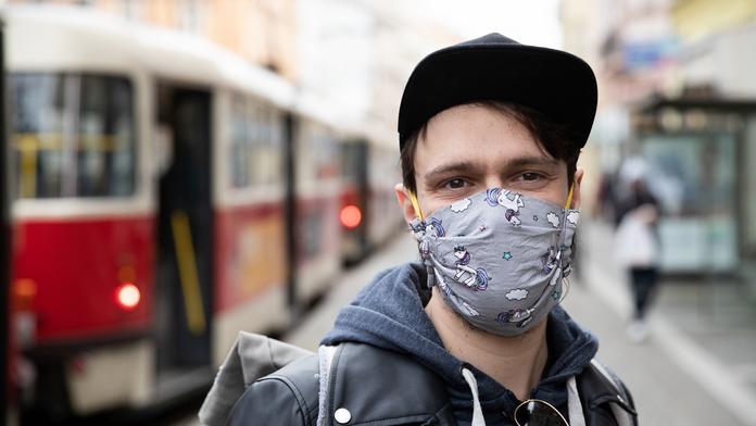 150 tisíc nakažených, 2 roky s virem. Šéf statistiků představil svůj plán