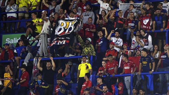 Argentinské peklo! Vyjeli na fotbal, domů je nepustili. Už pět týdnů čekají