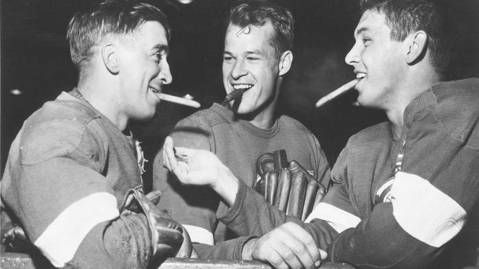 Hokejovou NHL opustila ikona. Po Lindseyovi pojmenovali i trofej
