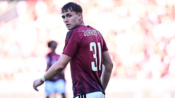 Jurásek debutoval při výhře Sparty. Z tribun se snášela nenávist