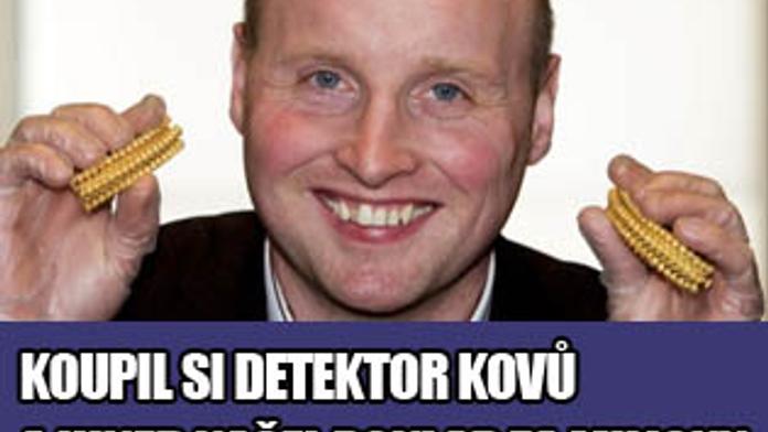 Koupil si detektor kovů a ihned našel poklad za miliony