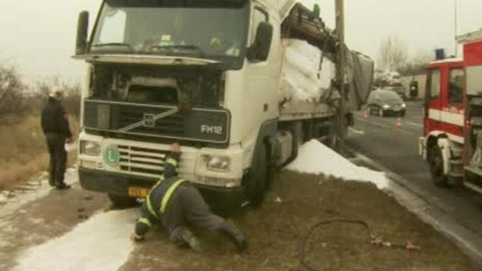 VIDEO: Unavení řidiči kamionů podvádějí s tachografy