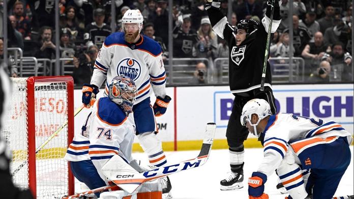 Oilers cítí křivdu. Sudí zvláštně vylučovali, pak uznali nejspíše neregulérní gól